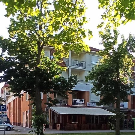 Prémium Apartman Hajduszoboszlo Bagian luar foto